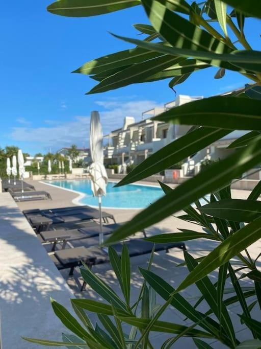 Residence Jesolo Lido Centro Con Piscina Buitenkant foto